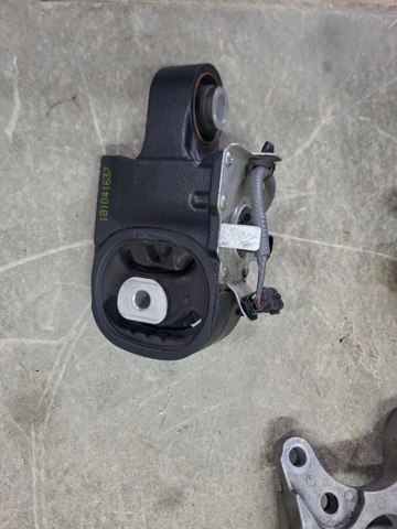 Подушка двигателя правая верхняя 113505NA9D NISSAN
