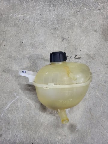  Расширительный бачок 217106RC0A NISSAN