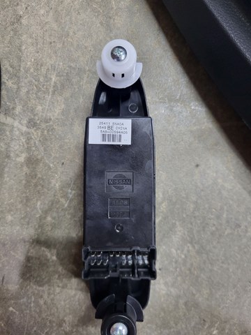 NISSAN 254115NA0A Кнопка стеклоподъемника передняя в наличии Киев