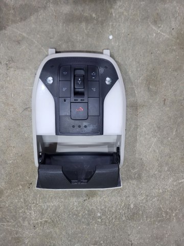 Плафоны внутреннего освещения 264305NB1A NISSAN