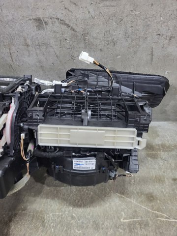 NISSAN 272005NA0A Корпус вентилятора печки (отопителя салона), в сборе в наличии Житомир