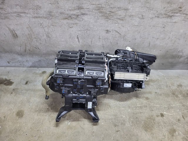NISSAN 272005NA0A Корпус вентилятора печки в наличии Киев