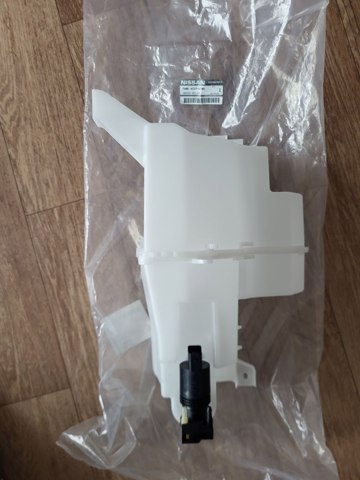 NISSAN 289106FL0A Бачок омывателя в наличии Винница