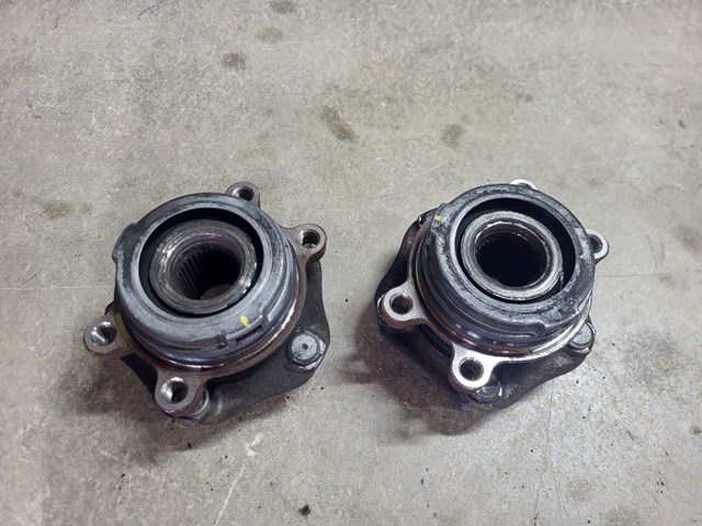 Ступицы передних колес 402023JA1A NISSAN