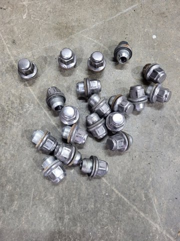 Гайка колеса 40224JK00A NISSAN