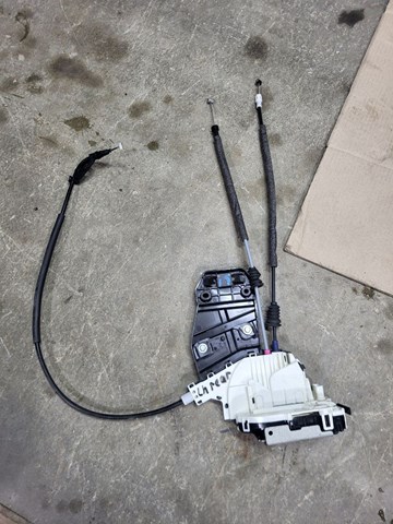 CHRYSLER 4589915AE Замок двери задней левой в наличии Львов