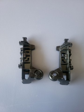 Кронштейн бампера заднего, левый 5256333060 TOYOTA