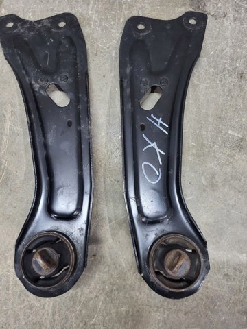 Рычаг/тяга задней подвески продольный нижний, правый 55280J9500 HYUNDAI