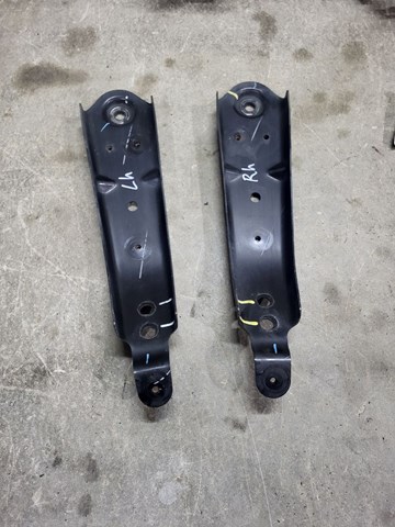 NISSAN 554515NA0A Кронштейн задней балки в наличии Днепр
