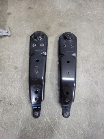 Кронштейн задней балки 554515NA0A NISSAN