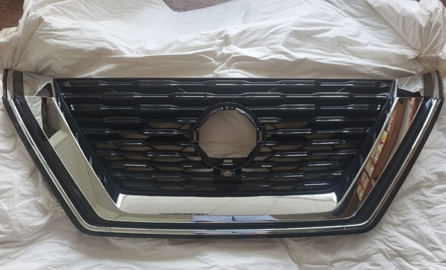 623106RA0B NISSAN Решетка радиатора купить в Украина