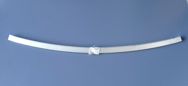 Кронштейн бампера переднего, центральный 626584GA0A NISSAN