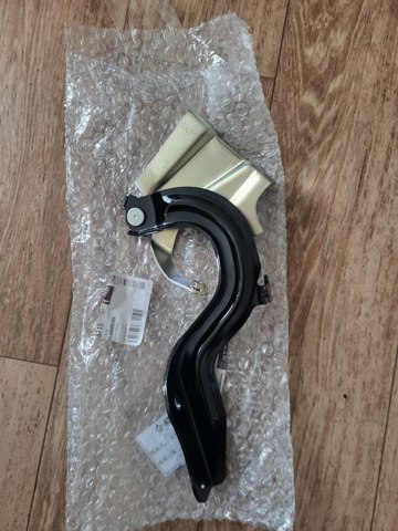 Завес капота, правый 654004BA0A NISSAN