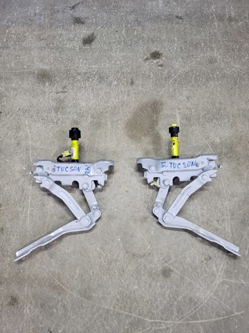 Петля капота, правая 79120D7000 HYUNDAI