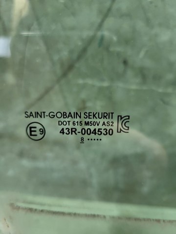 NISSAN 803125NA0A Стекло двери передней правой в наличии Ровно