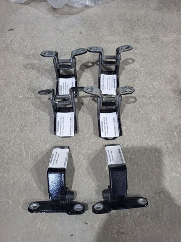 NISSAN 804014GA0A Петля двери передней правой в наличии Чернигов