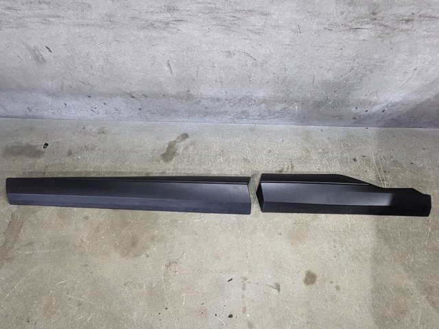 Молдинг двери задней левой нижний 828716RA0A NISSAN