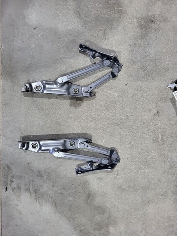 Крепление крышки багажника 844011MA0A NISSAN