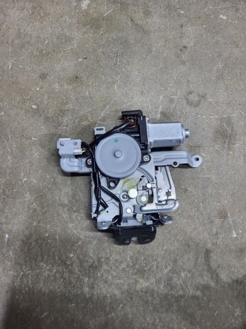 Замок пятой двери 905001AA0B NISSAN