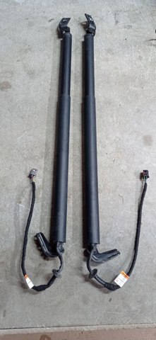 Амортизатор задней двери 905605NA0A NISSAN