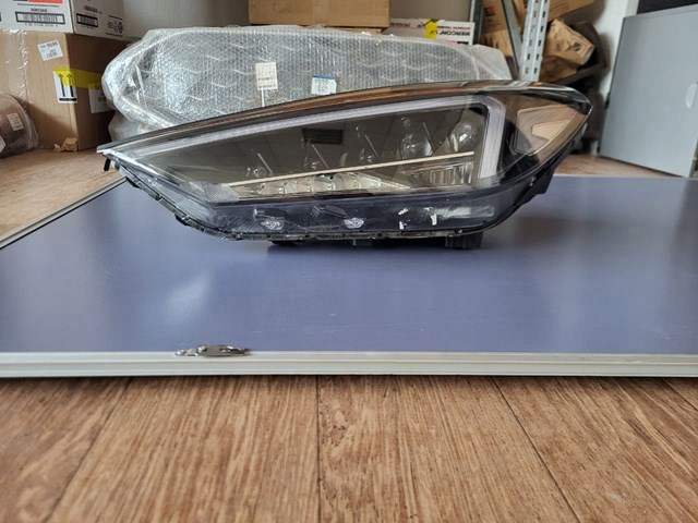 92101D7700 HYUNDAI Фара левая купить в Чернигов