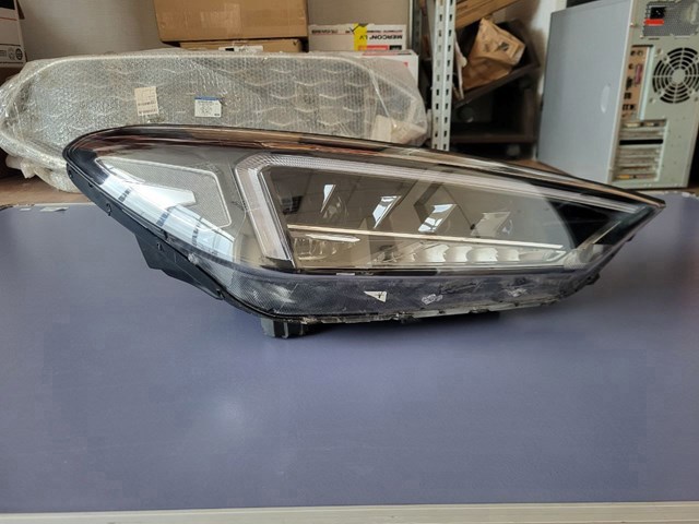 Фара комбинированная, передняя 92102D7700 HYUNDAI