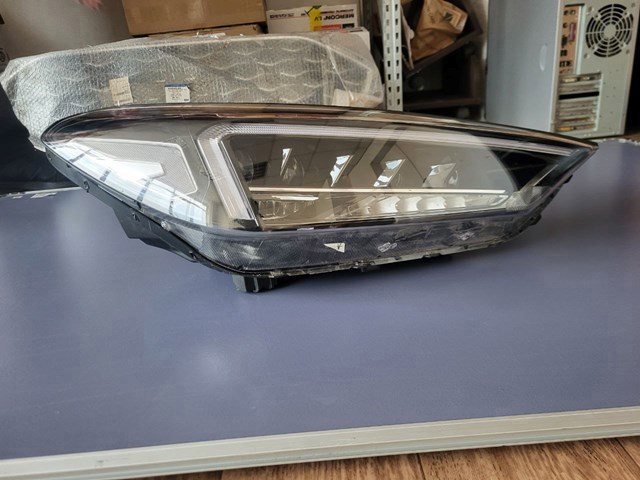 HYUNDAI 92102D7700 Правая фара в наличии Запорожье