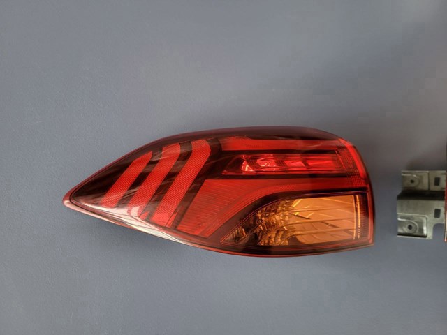 92402D7600 Фонарь задний правый внешний купить Львов
