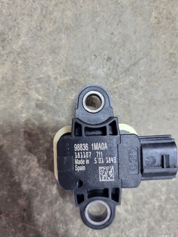 Датчик AIRBAG передний 988361MA0A NISSAN