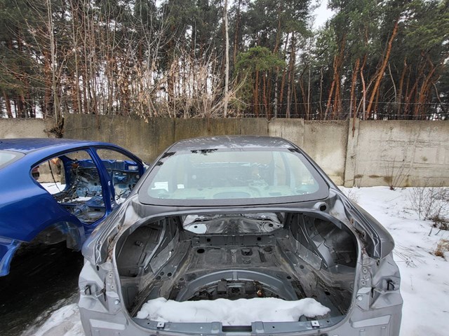 Заднее автостекло G97004GA0A NISSAN