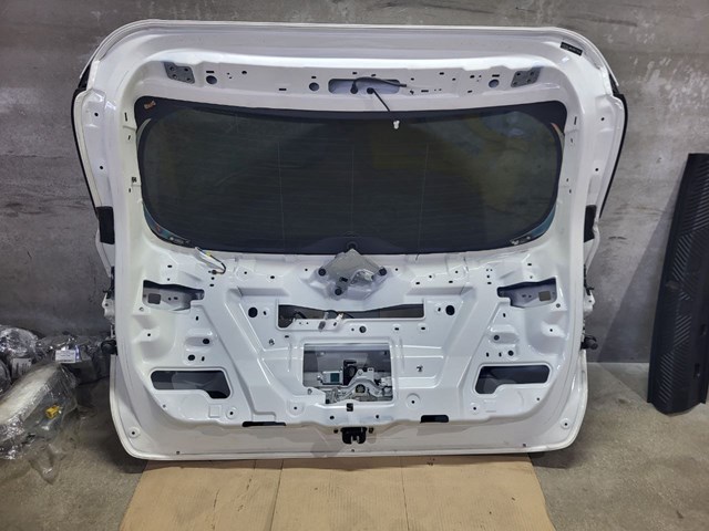 NISSAN KMA005NAMA Дверь задняя (багажная 3/5-я (ляда) в наличии Киев
