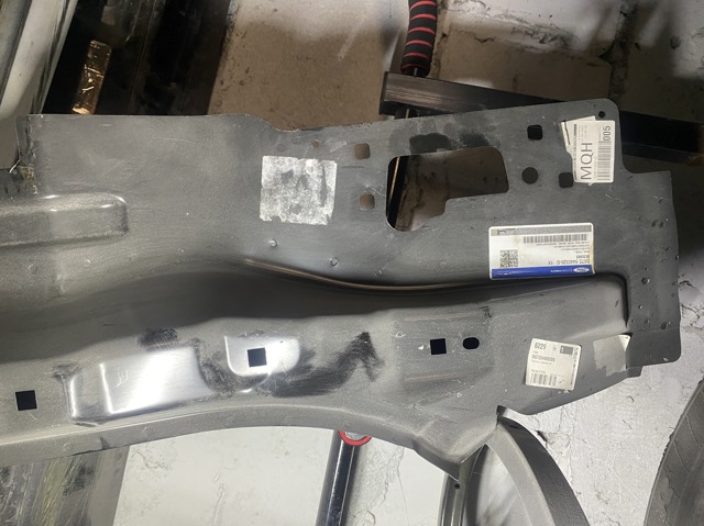 DS7Z5440320G Панель багажного отсека задняя купить Ровно