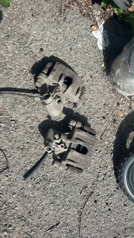 Задний правый суппорт 2210213 FORD