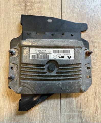 Мозги двигателя 237101353R RENAULT