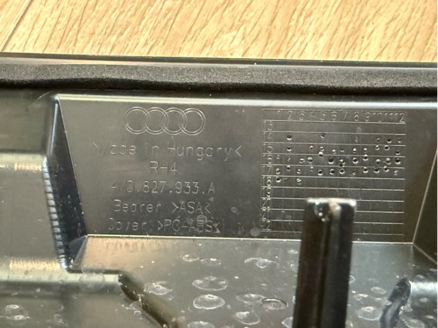 Спойлер крыши 4M0827933A VAG