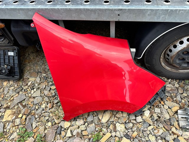 631001746R RENAULT Крыло переднее правое купить в Запорожье