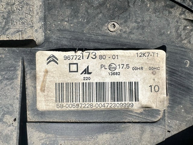Вставка фары левой 9677217380 PEUGEOT