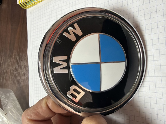 51147294465 BMW Эмблема крышки багажника (фирменный значок) купить в Днепр