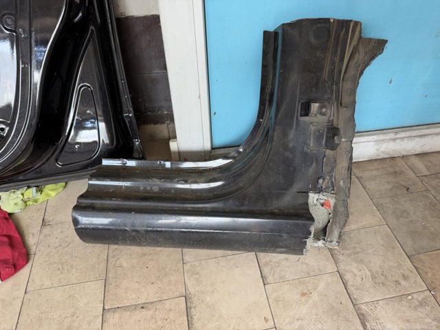 Внешний правый порог  5E5809602C VAG