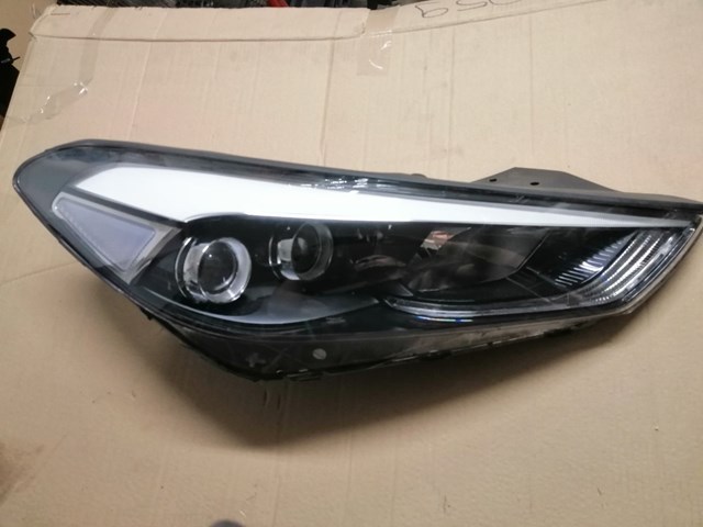HYUNDAI 92102D7201 Правая фара в наличии Житомир