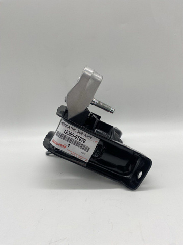 Подушка двигателя 123050T070 TOYOTA