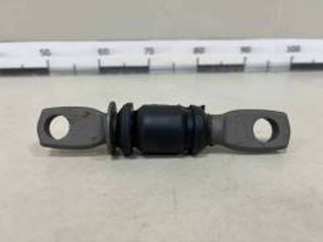 Сайлентблок передней подвески 4865433050 TOYOTA