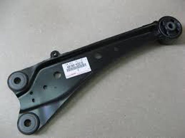 Рычаг/тяга задней подвески продольный нижний, правый 4876042010 TOYOTA