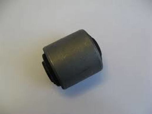 Сайлентблок заднего продольного нижнего рычага 55045VB010 NISSAN