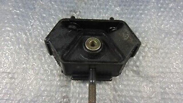 Правая подушка двигателя A6012400717 MERCEDES