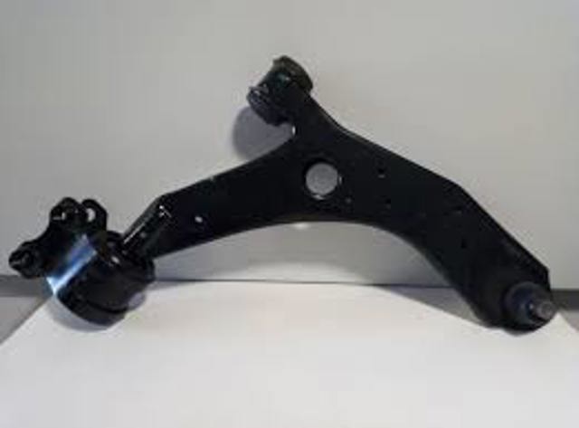 Правый рычаг передней нижней подвески EG2134300D MAZDA