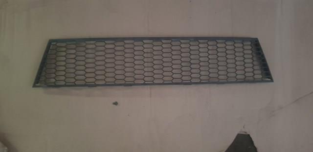 Решетка бампера переднего центральная 51117898167 BMW