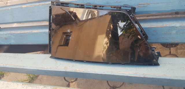 Накладка бампера заднего, правая 51125A06684 BMW