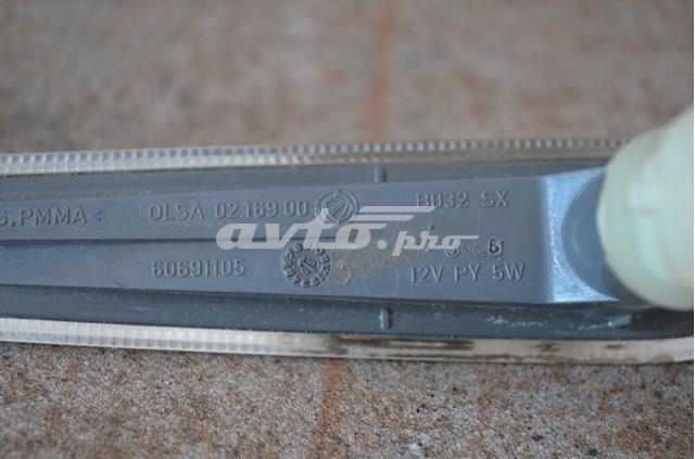 60691105 FIAT Повторитель поворота на крыле левый купить в Чернигов