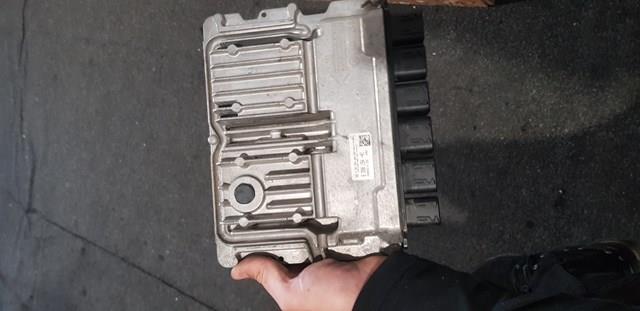 Компьютер двигателя 8598154 BMW